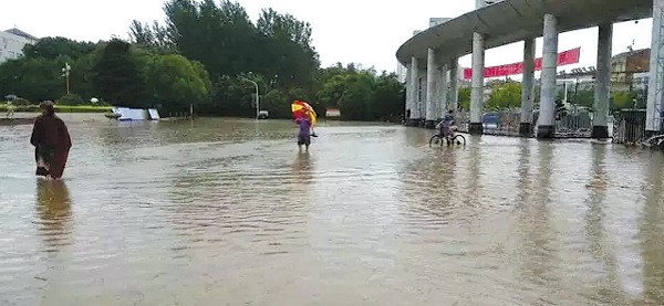 山东大暴雨，蜜桃视频污免费观看蜜桃视频APP看片版软件随时待命